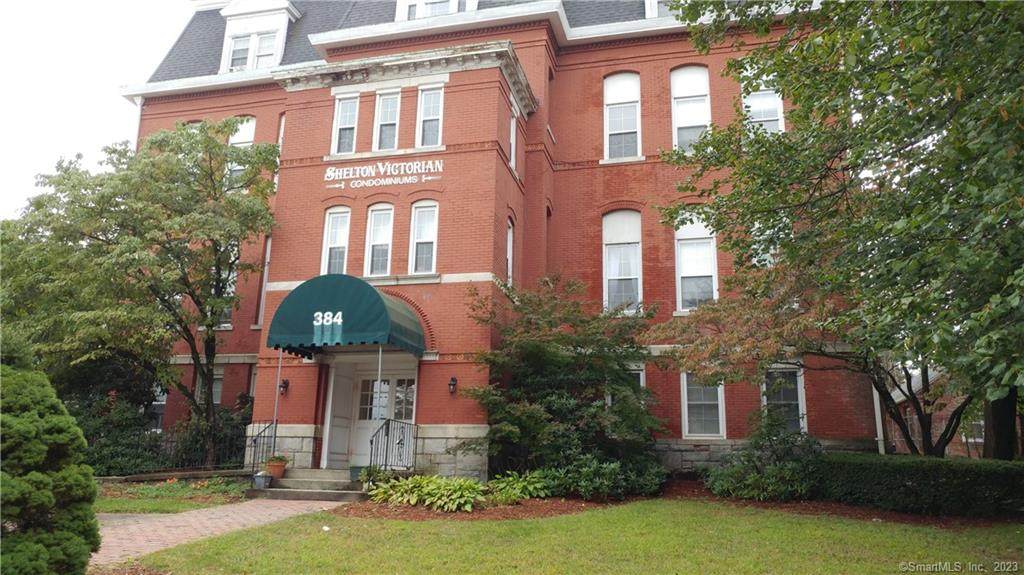 384 Howe Avenue - Photo 1