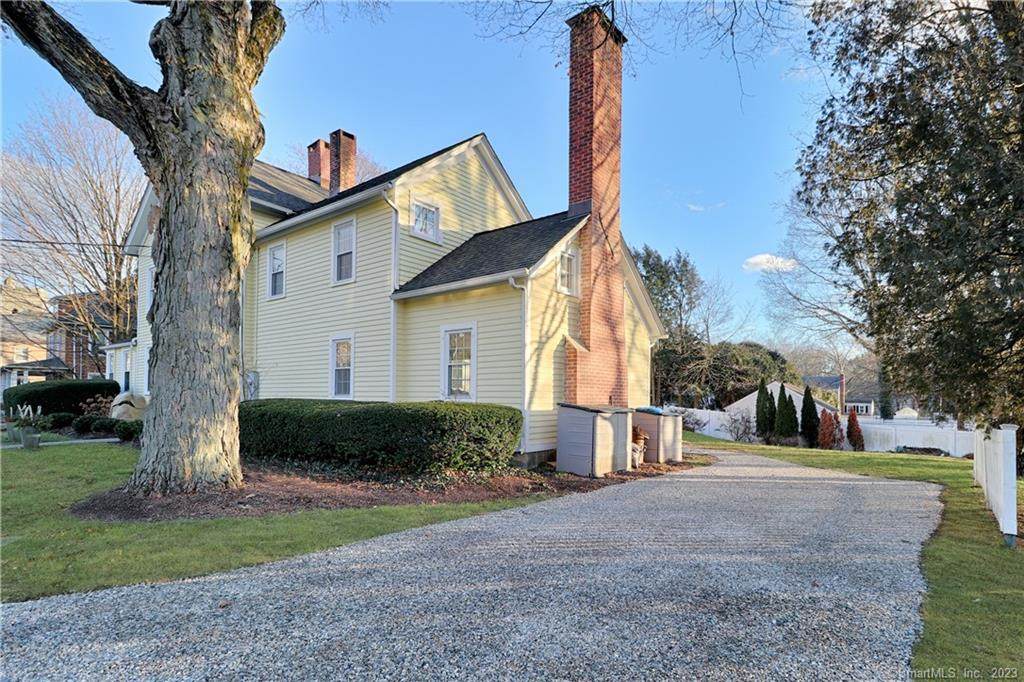 635 Stratfield Road - Photo 1