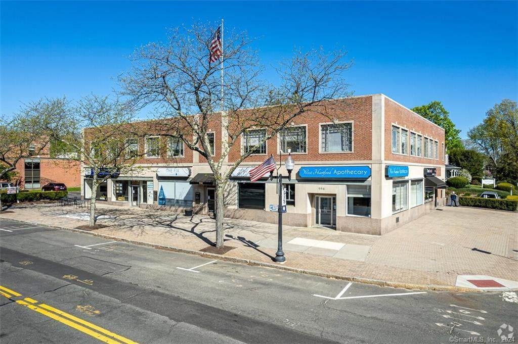 998 Farmington Avenue - Photo 1