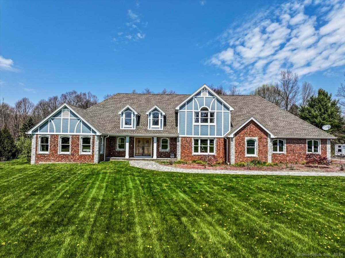 8 Debra Lane - Photo 1