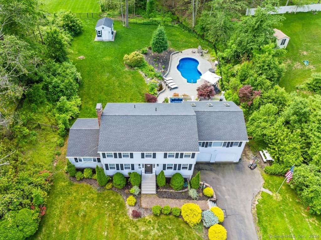 11 Carolyn Court - Photo 1