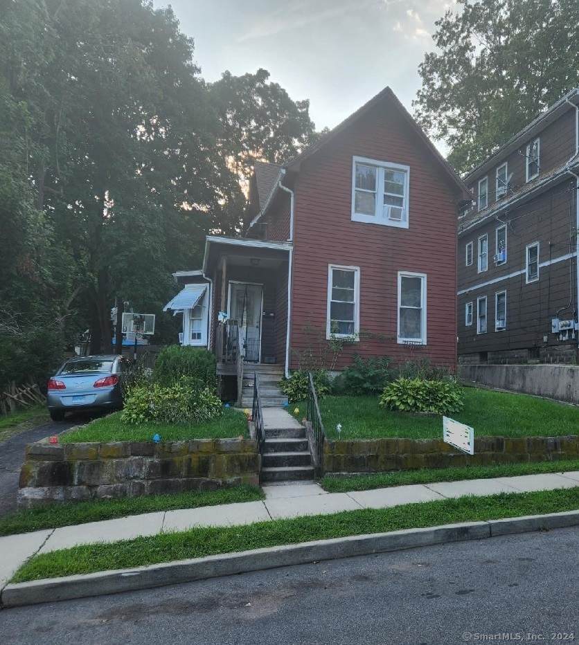 10 Howe Street - Photo 1