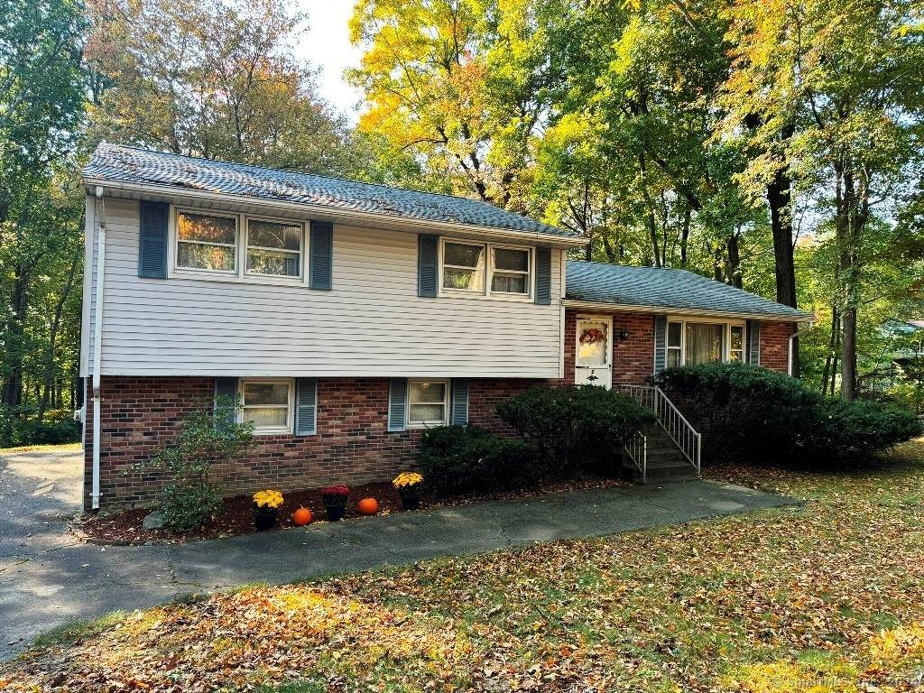 2 Short Avenue - Photo 1