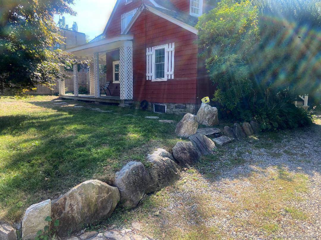 18 Oaklawn Avenue - Photo 1