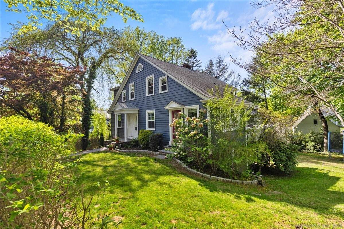 203 Ridgewood Avenue - Photo 1
