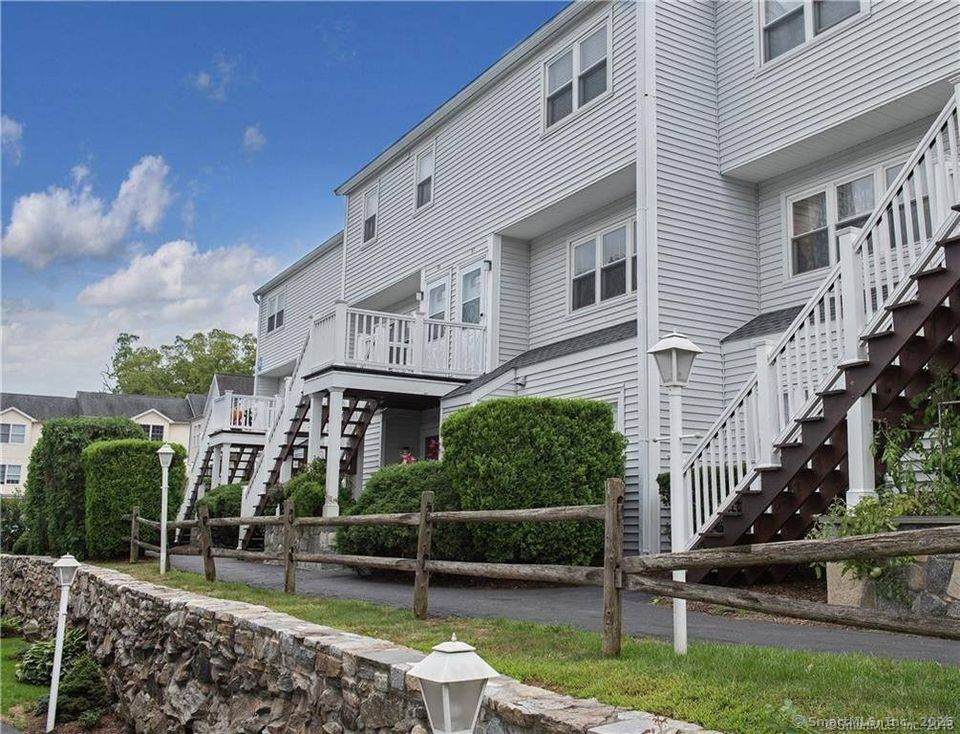 29 Van Buren Avenue - Photo 1