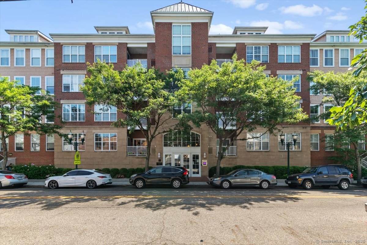 25 Adams Avenue - Photo 1