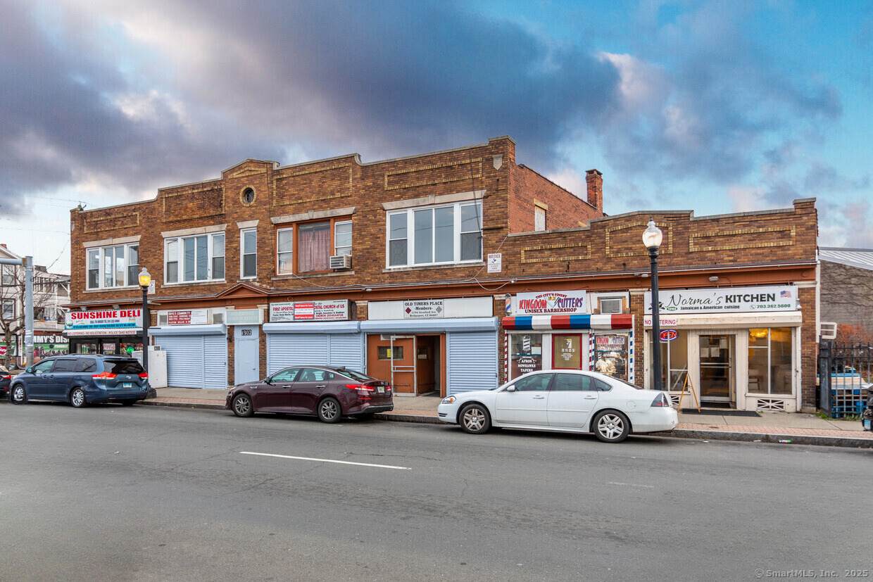 1294 Stratford Avenue - Photo 1