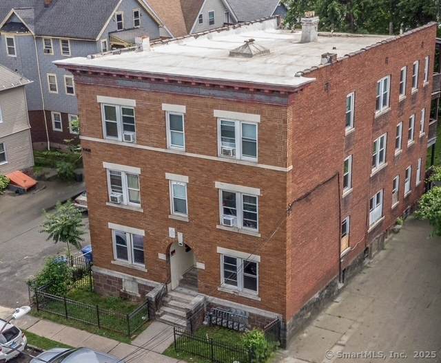 152 Brook Street - Photo 1