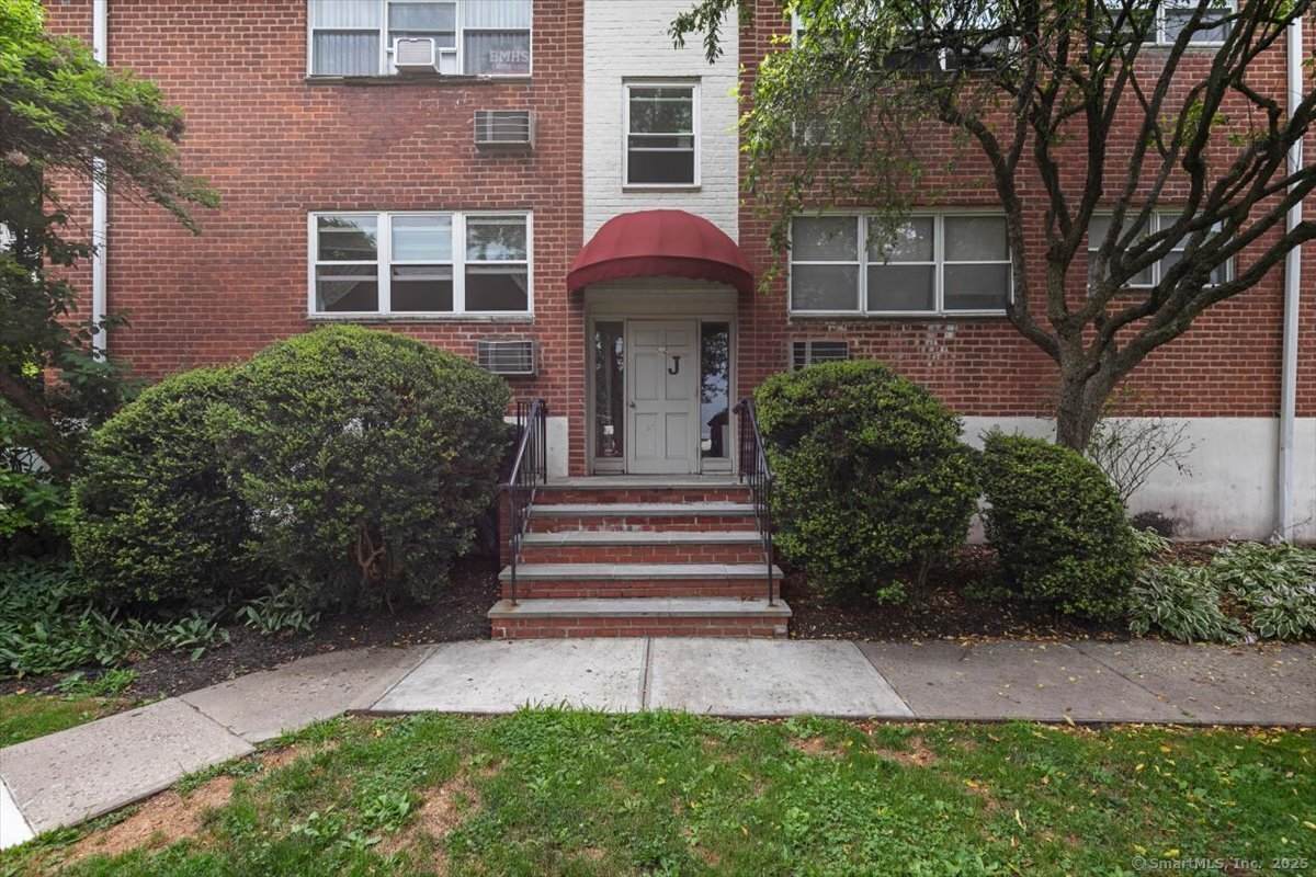 11 Bedford Avenue - Photo 1