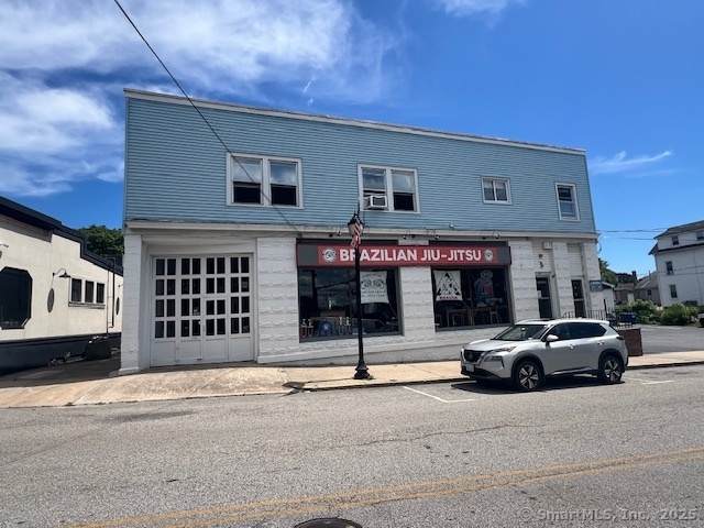 33 Railroad Avenue - Photo 1