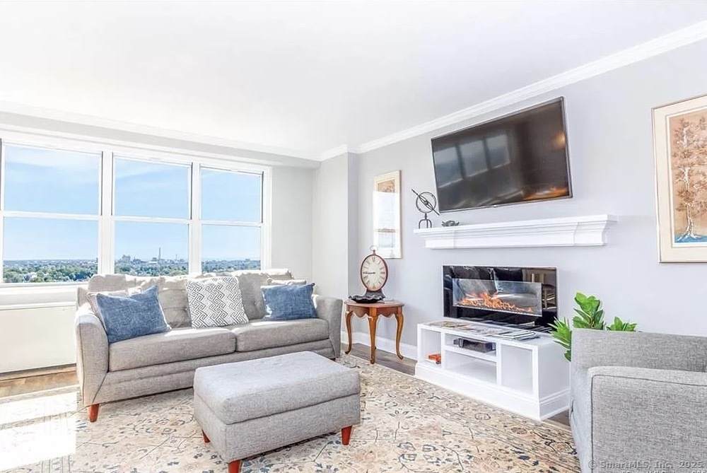2625 Park Avenue - Photo 1