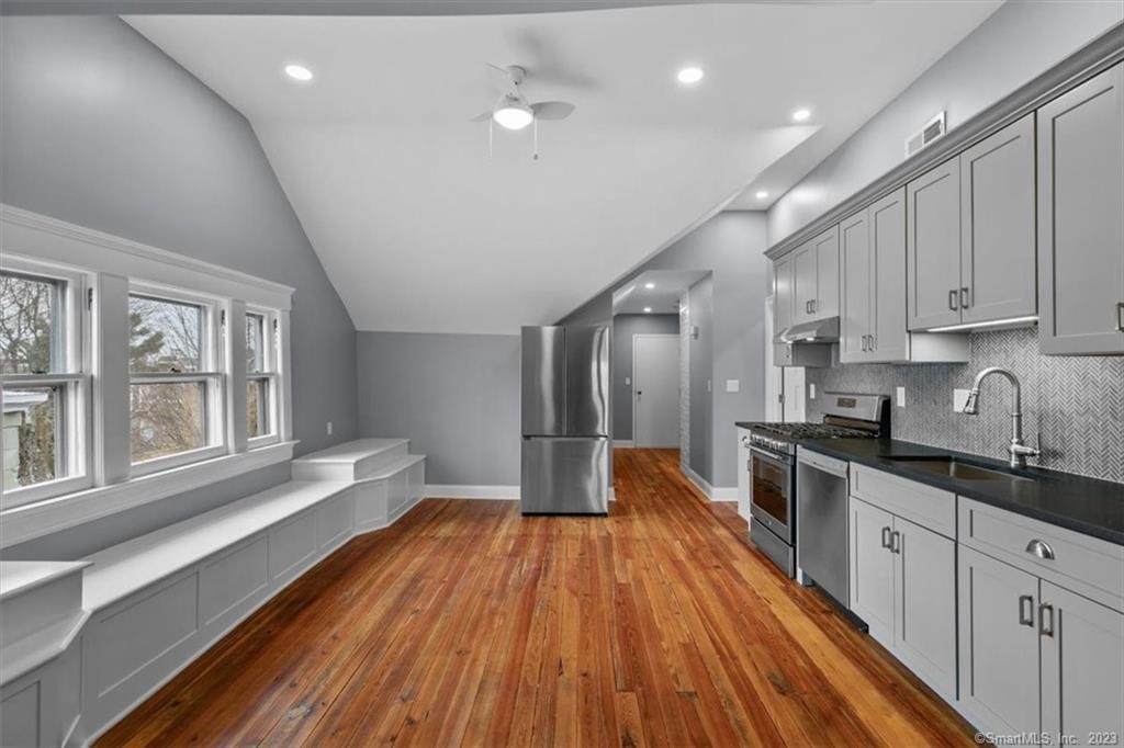 24 Howard Avenue - Photo 1