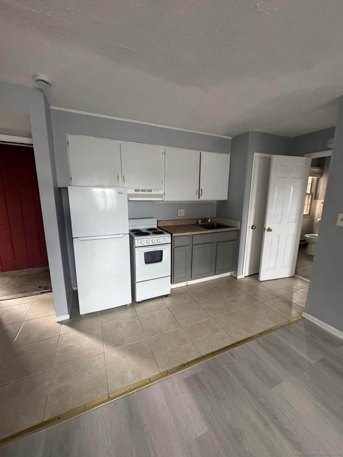 240 Oak Street - Photo 1