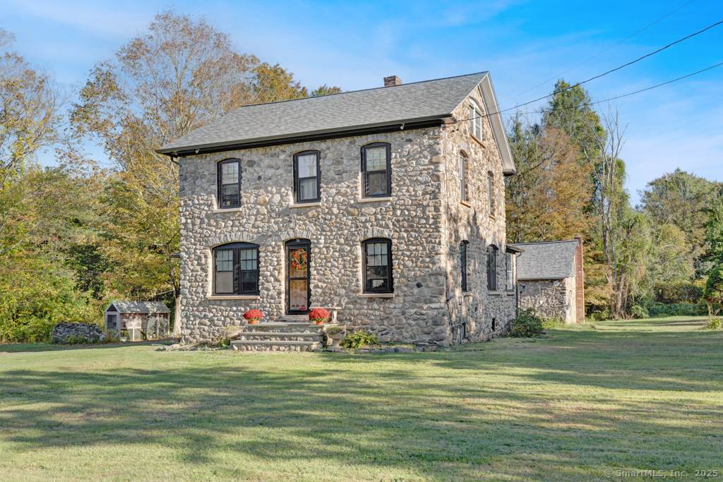 36 Kings Highway - Photo 1