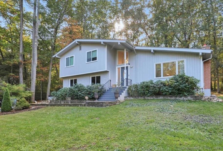 19 Elaine Drive - Photo 1