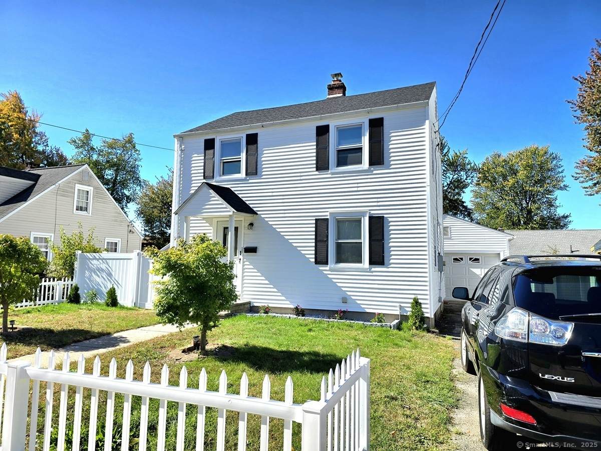 127 Hollywood Avenue - Photo 1