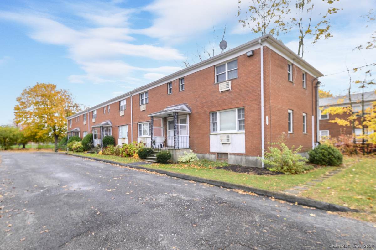 922 Shippan Avenue - Photo 1