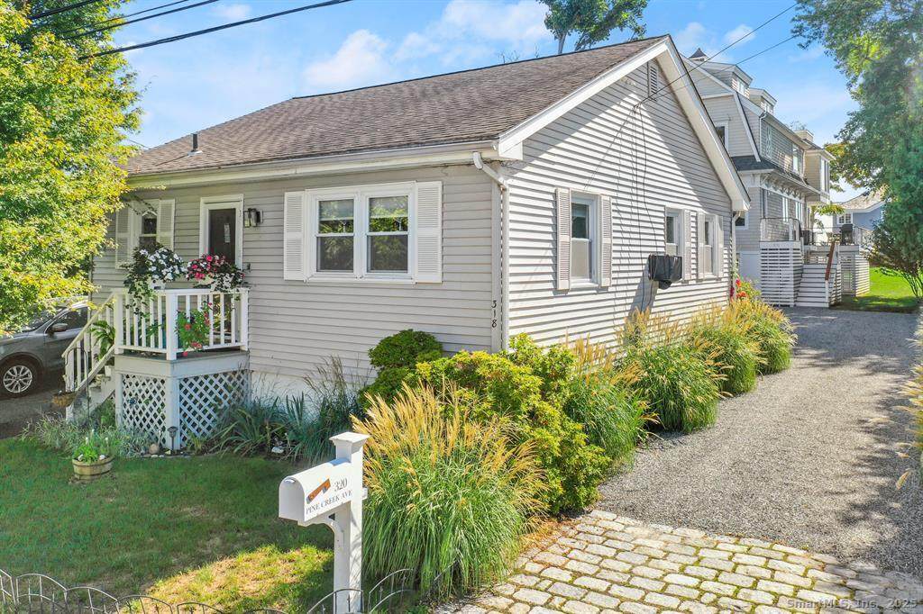 318 Pine Creek Avenue - Photo 1