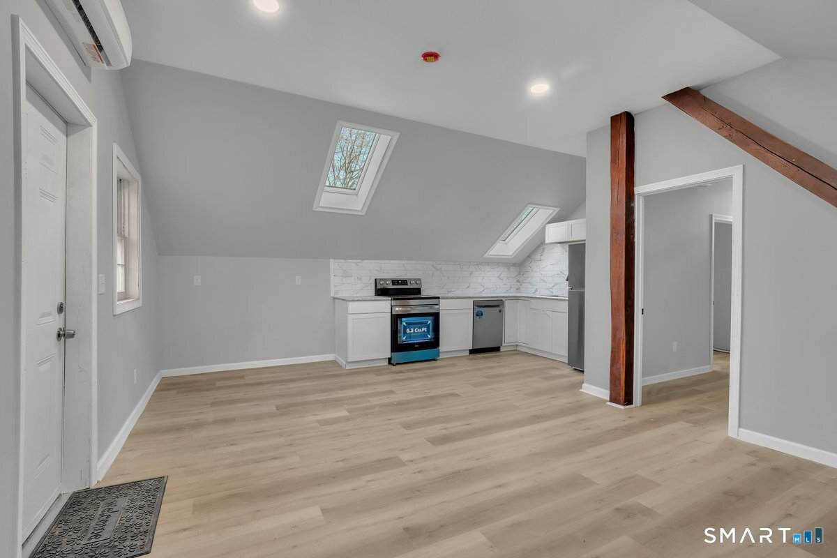 196 Hartford Road - Photo 1