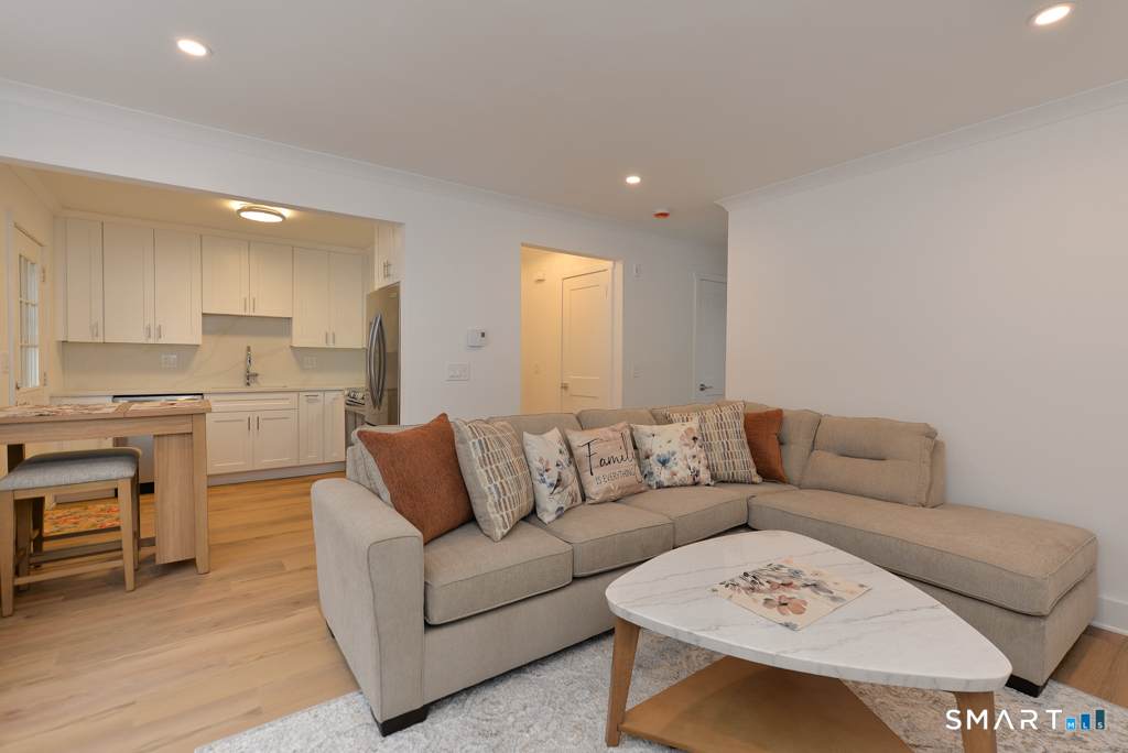 63 Glen Ridge Court - Photo 1