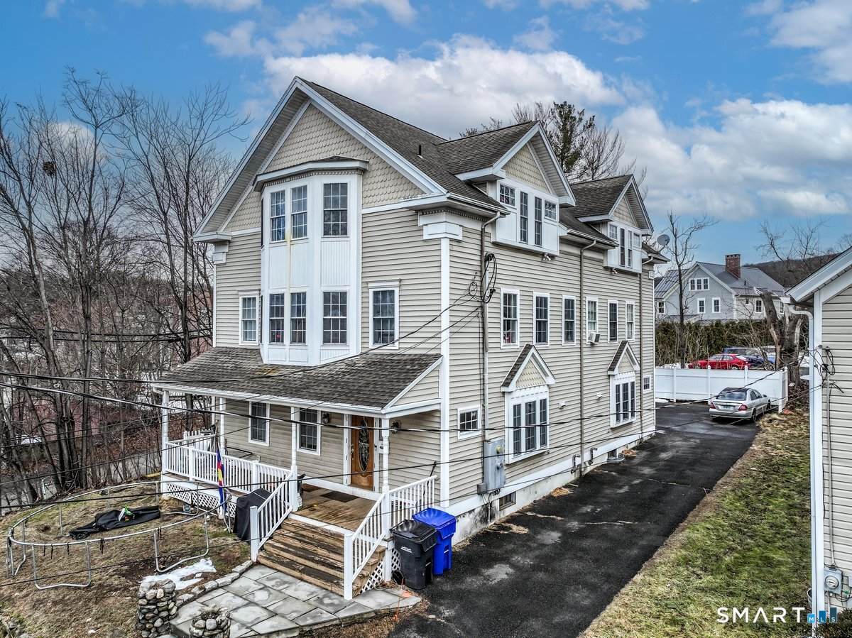 11 Middle Street - Photo 1