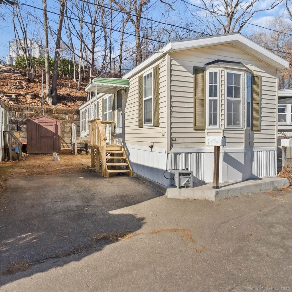 44 Hemlock Drive - Photo 1
