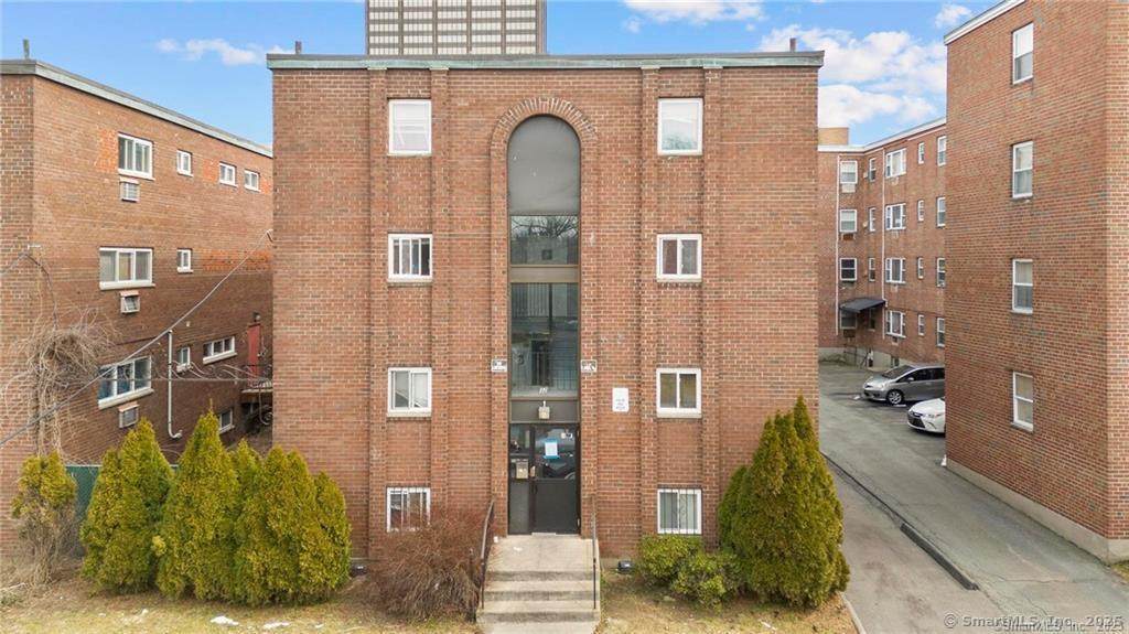 32-48 Huntington Street - Photo 1