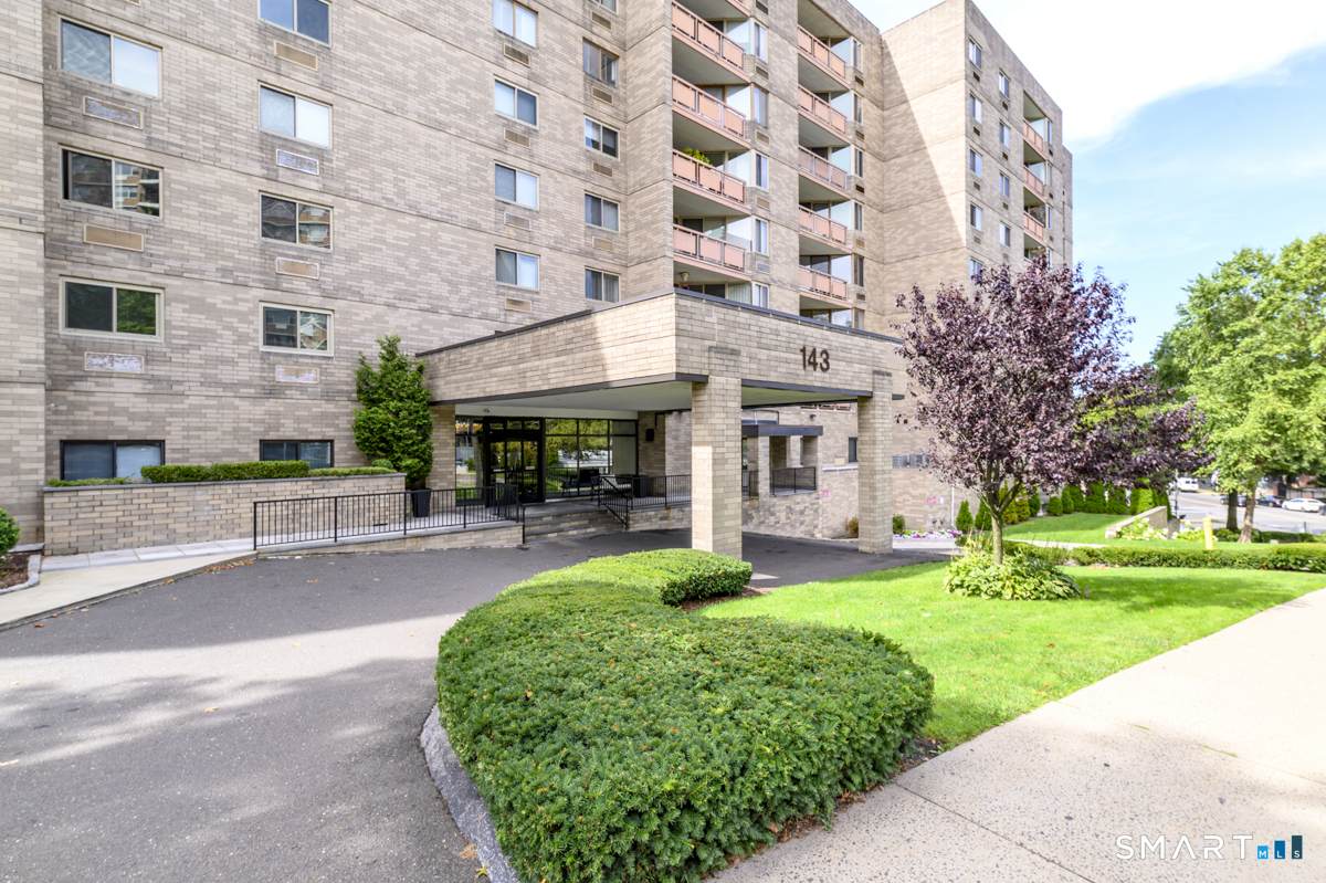 143 Hoyt Street - Photo 1