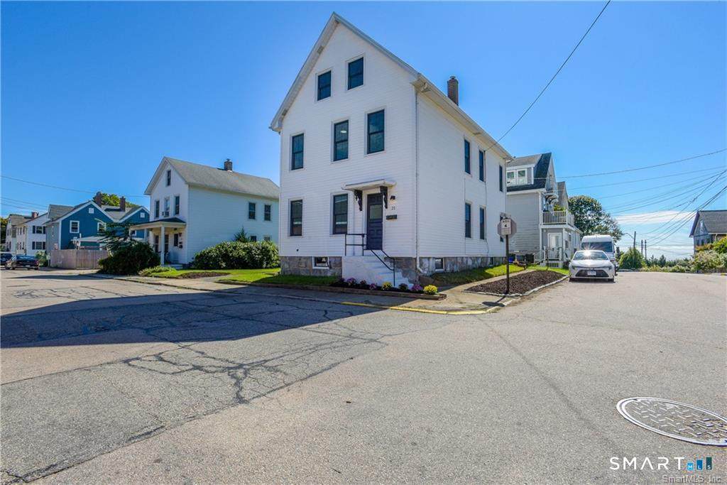 21 Bayview Avenue - Photo 1