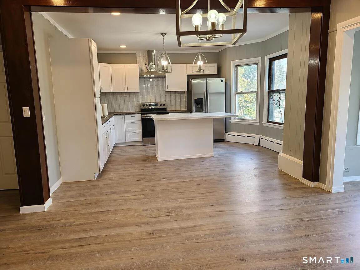 1515 Park Avenue - Photo 1