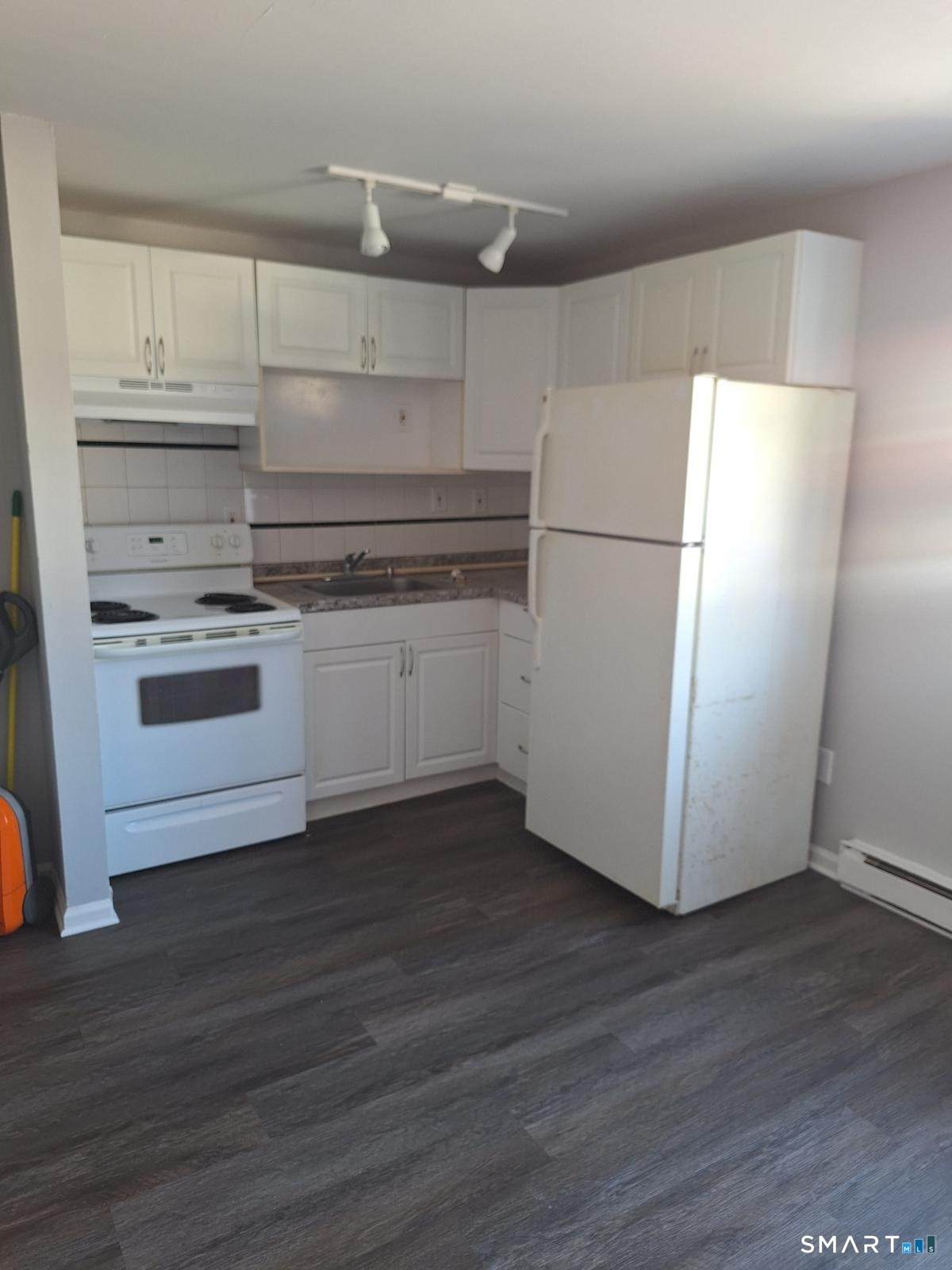 217 Hollister Avenue - Photo 1
