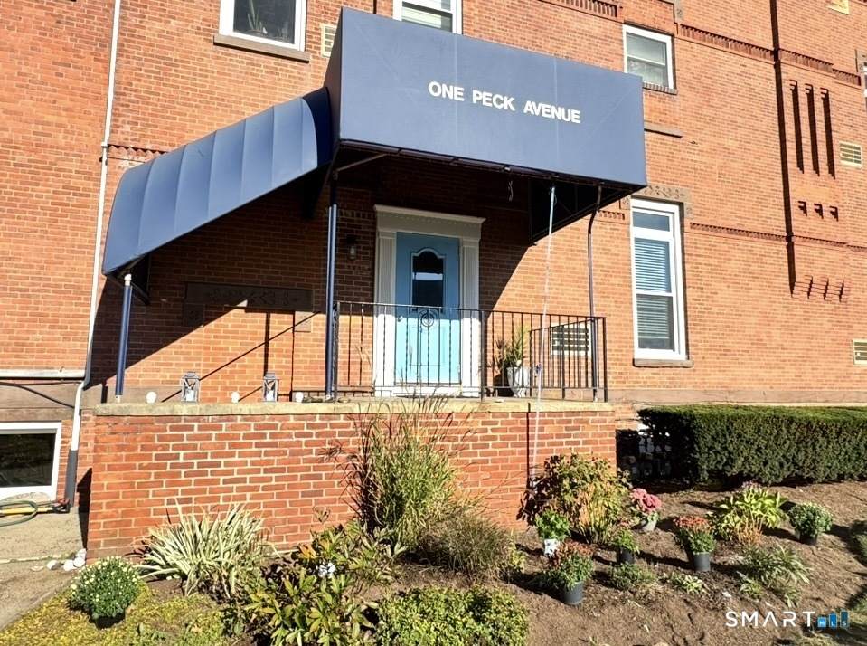 1 Peck Avenue - Photo 1