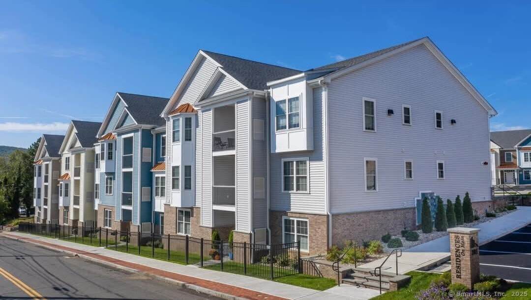 301 Main Street - Photo 1