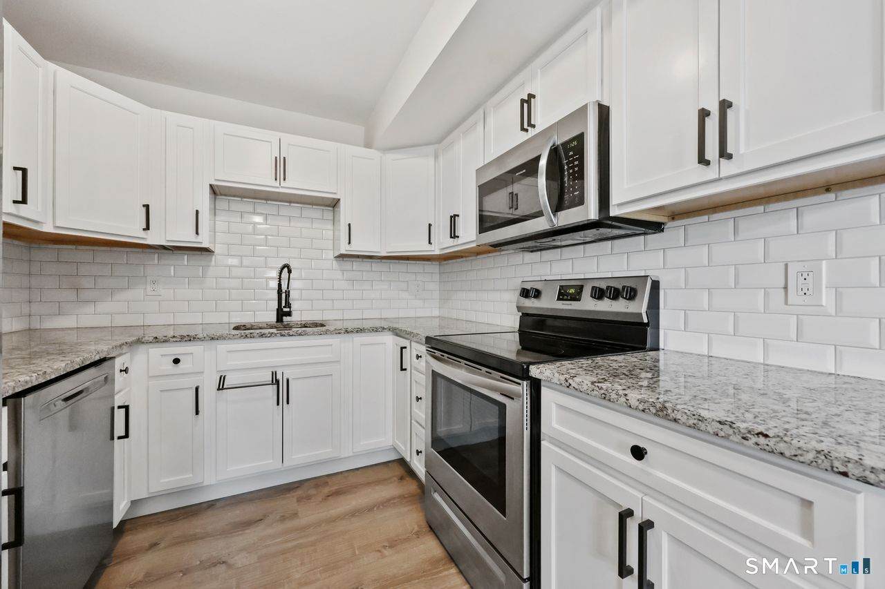 5 Van Zant Street - Photo 1