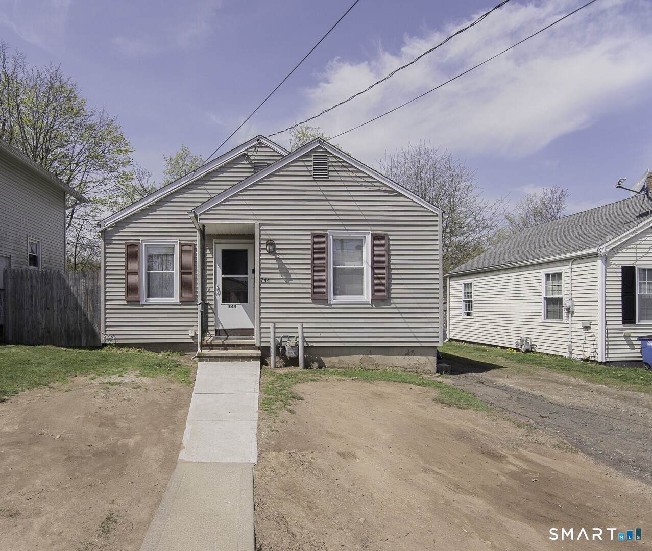 744 Russell Street - Photo 1