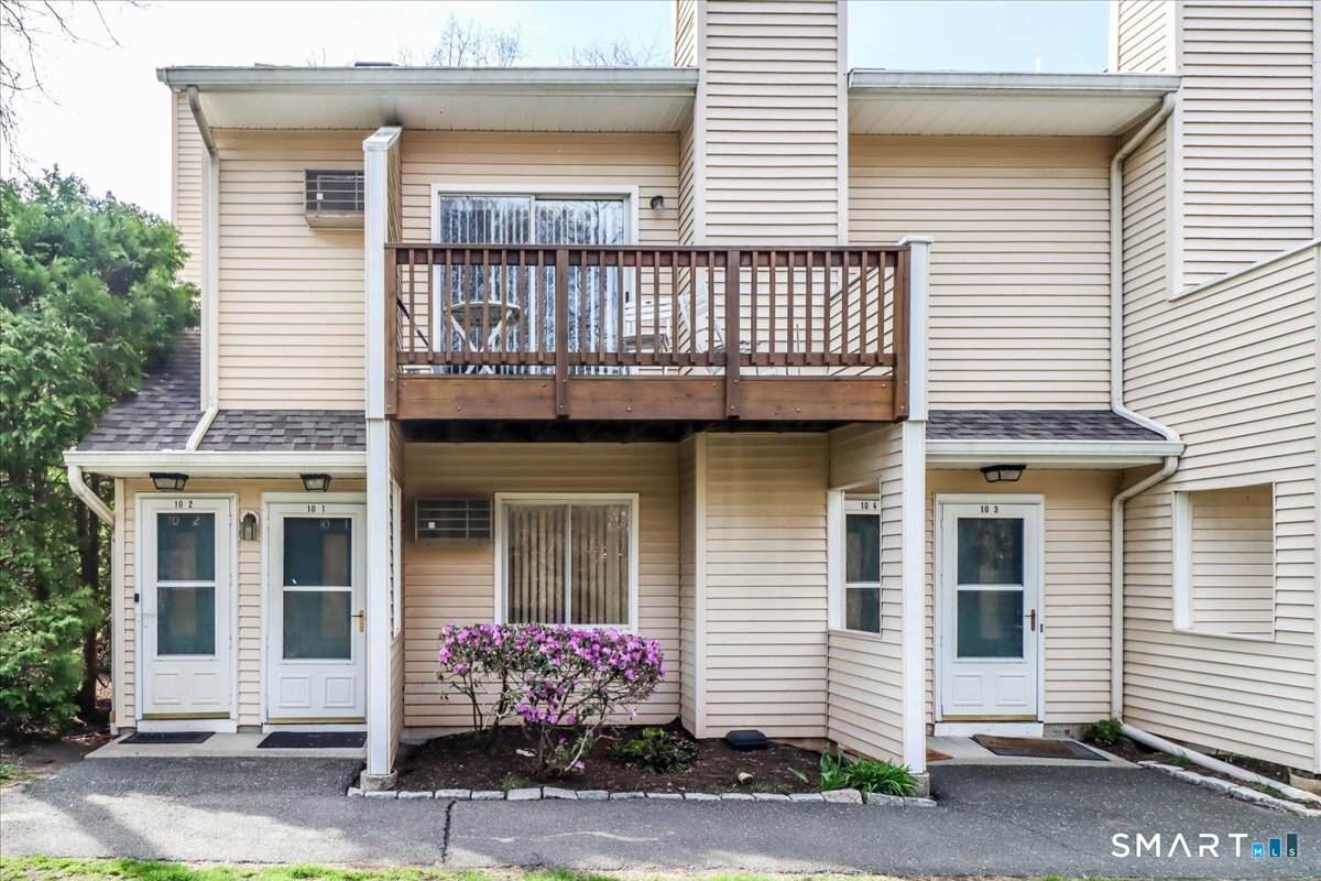 8 Rose Lane - Photo 1