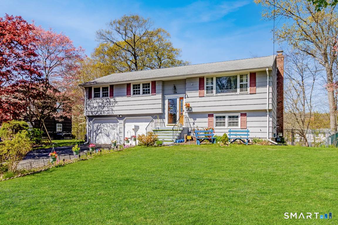 128 Jeffrey Lane - Photo 1
