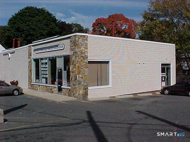 124-126 New Canaan Avenue - Photo 1