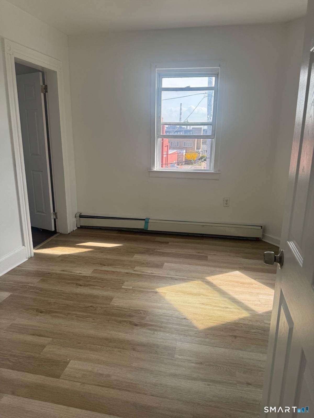 206 Noble Avenue - Photo 1