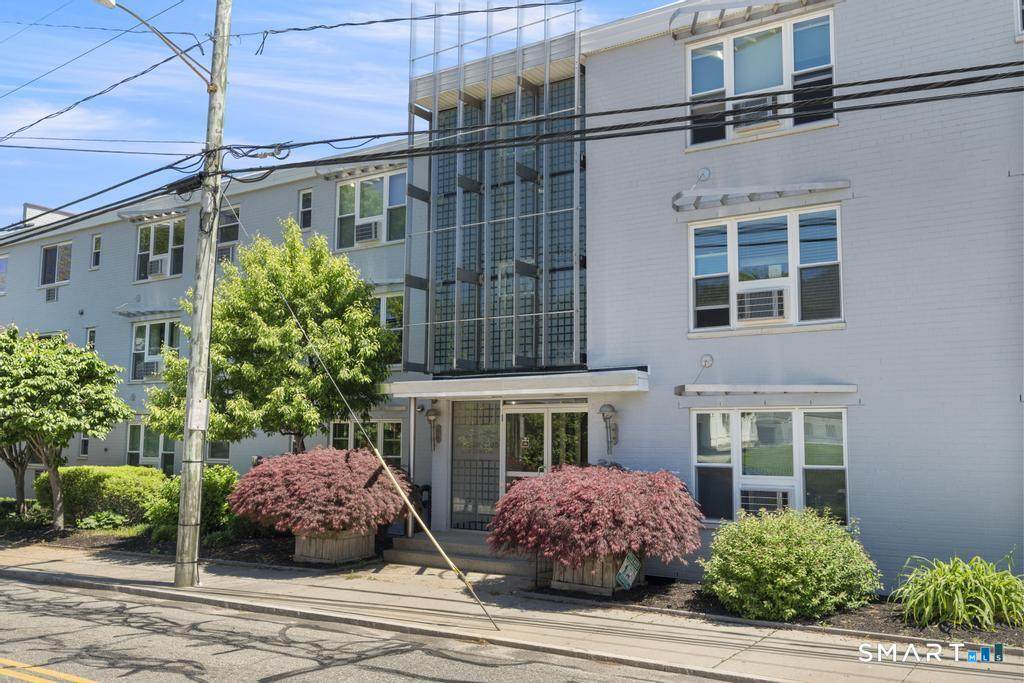 184 Pequot Avenue - Photo 1