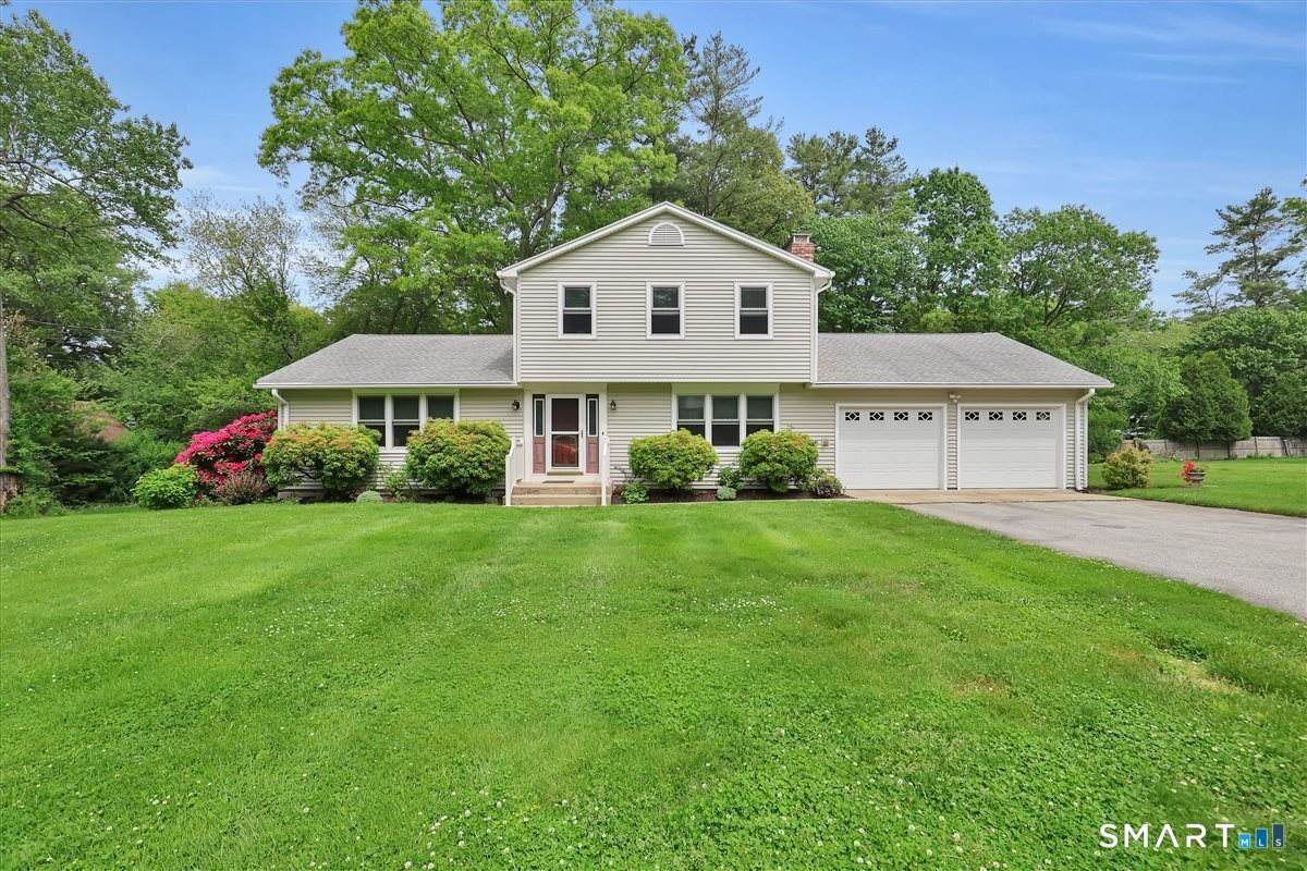 8 Cheryl Avenue - Photo 1