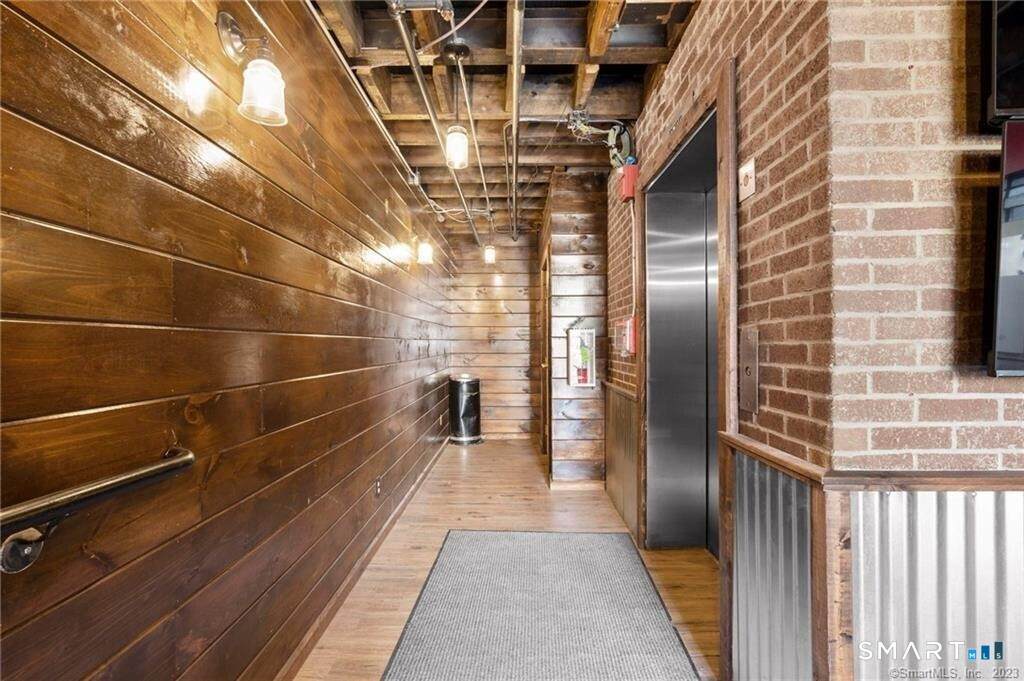 423 Main Street - Photo 1