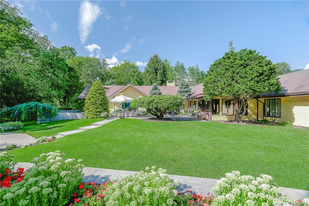 642 Lake Avenue - Photo 1