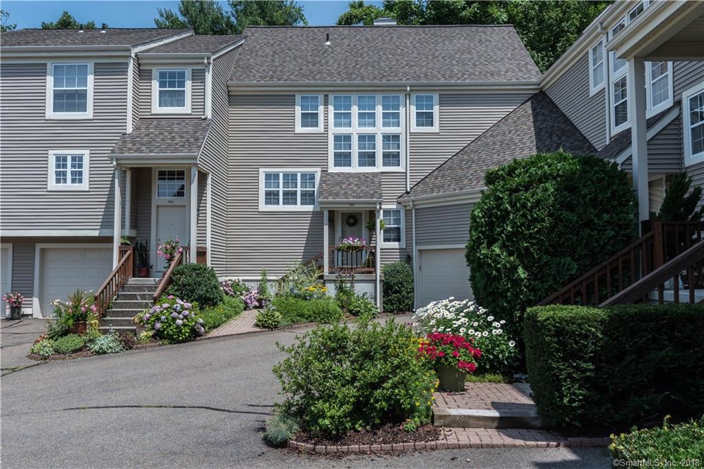 909 Foxboro Drive - Photo 1