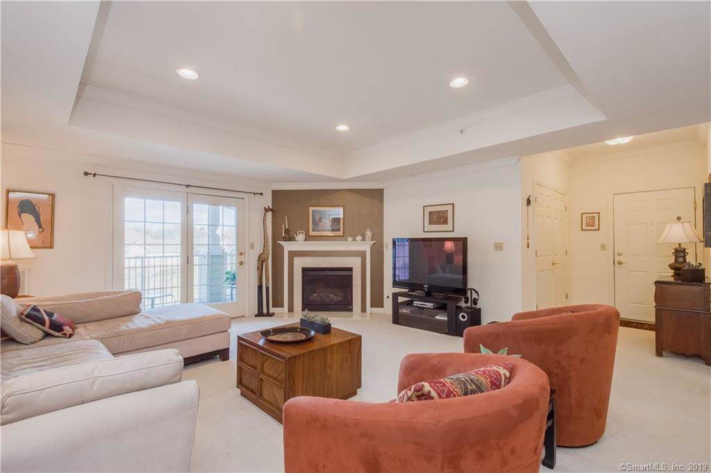 15 Cassandra Blvd - Photo 1 15 Cassandra Blvd - Photo 1