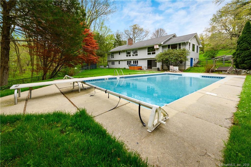 84 Barclay Drive - Photo 1