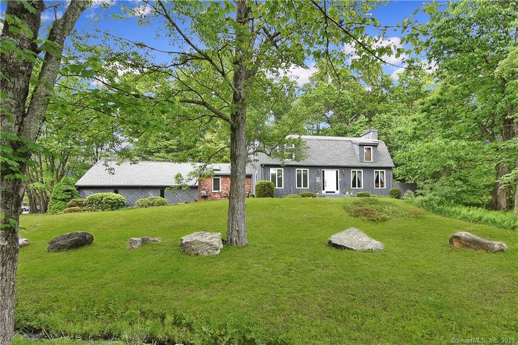 3 Carriage Drive - Photo 1