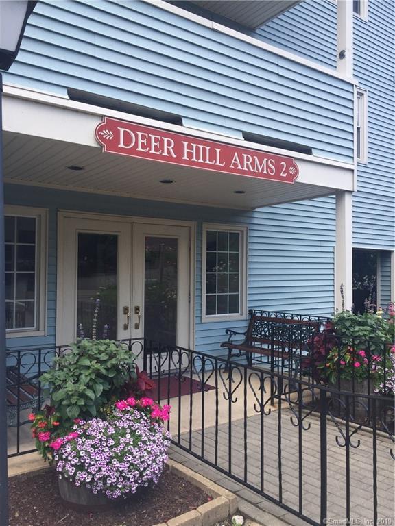 134-136 Deer Hill Avenue - Photo 1