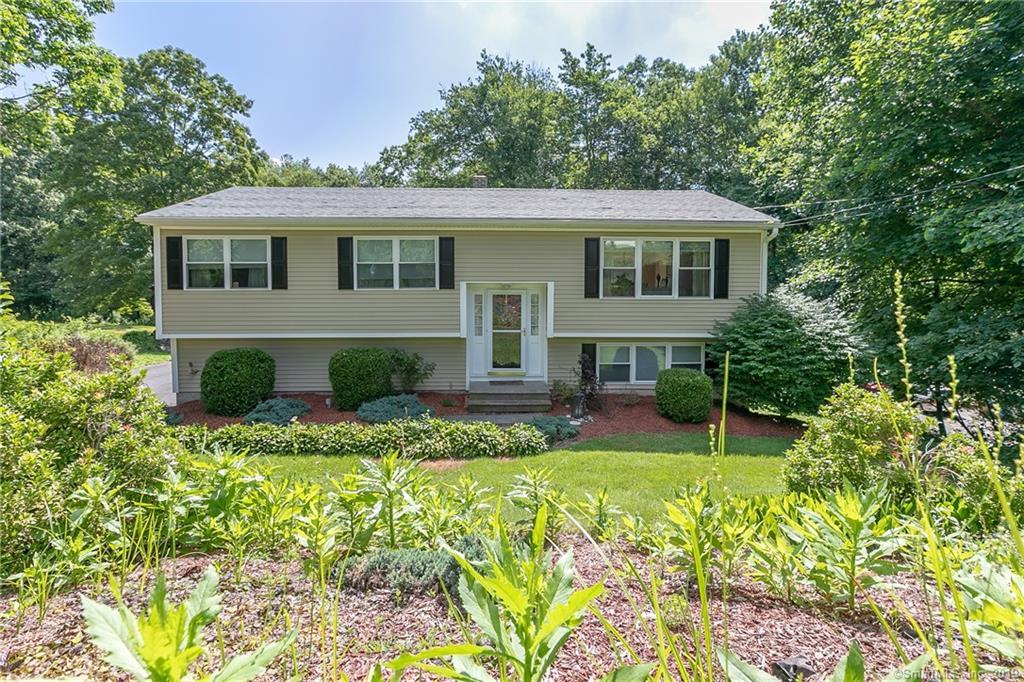 13 Raymond Lane - Photo 1